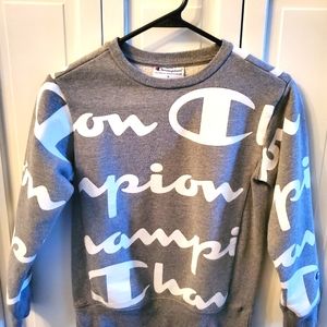 Boys Champion crewneck size S